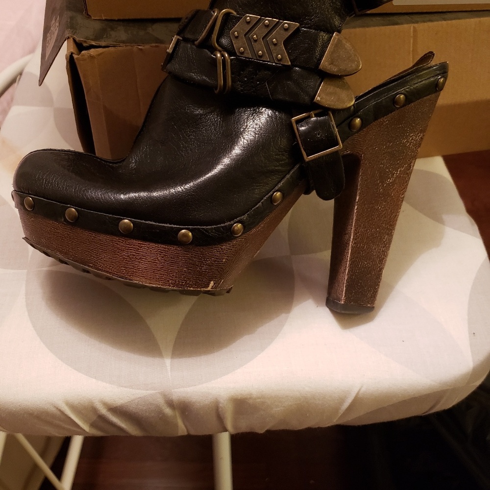 Sam Edelman Clog